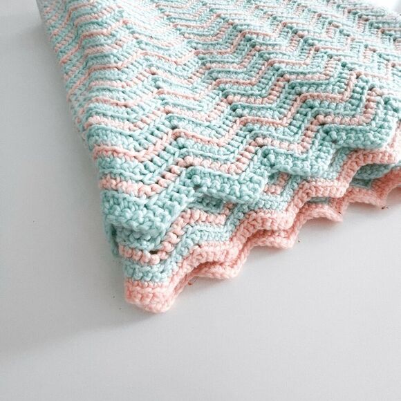 Granny Blanket Throw Crochet Knit Striped Pastel Bue/Green Peach Size 46.5x79 - Picture 11 of 11